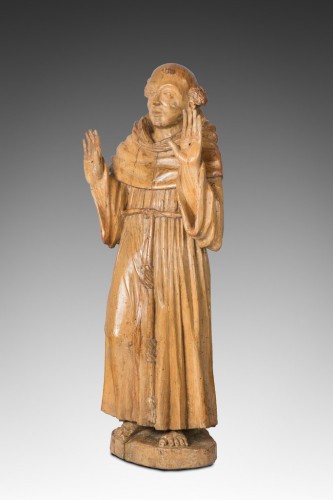 St François d’Assise montrant les stigmates .Bois de Noyer époque début XVII eme Siècle