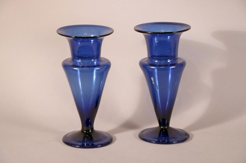 Paire de vases bleus de Bordeaux, époque Louis XVI