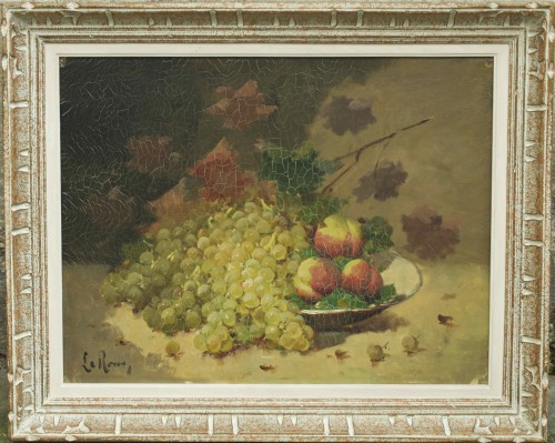 Nature morte au raisin et aux pêches signée Leroux pour Brunel de Neuville