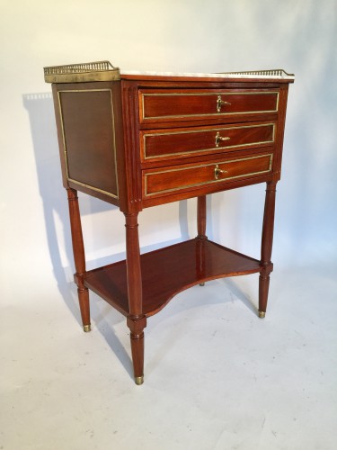 Chiffonnière d’époque Louis XVI.