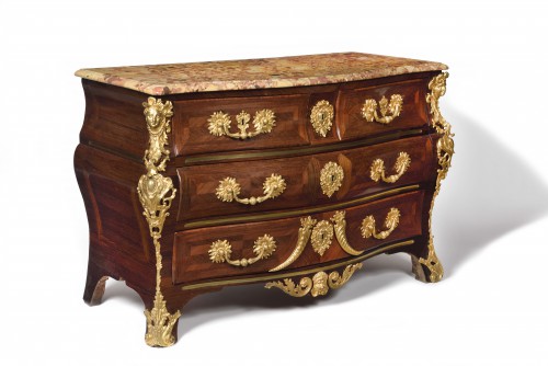 Commode Louis XV dite à moustaches