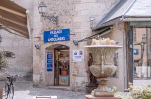 le-passage-antiquaires-versailles-300
